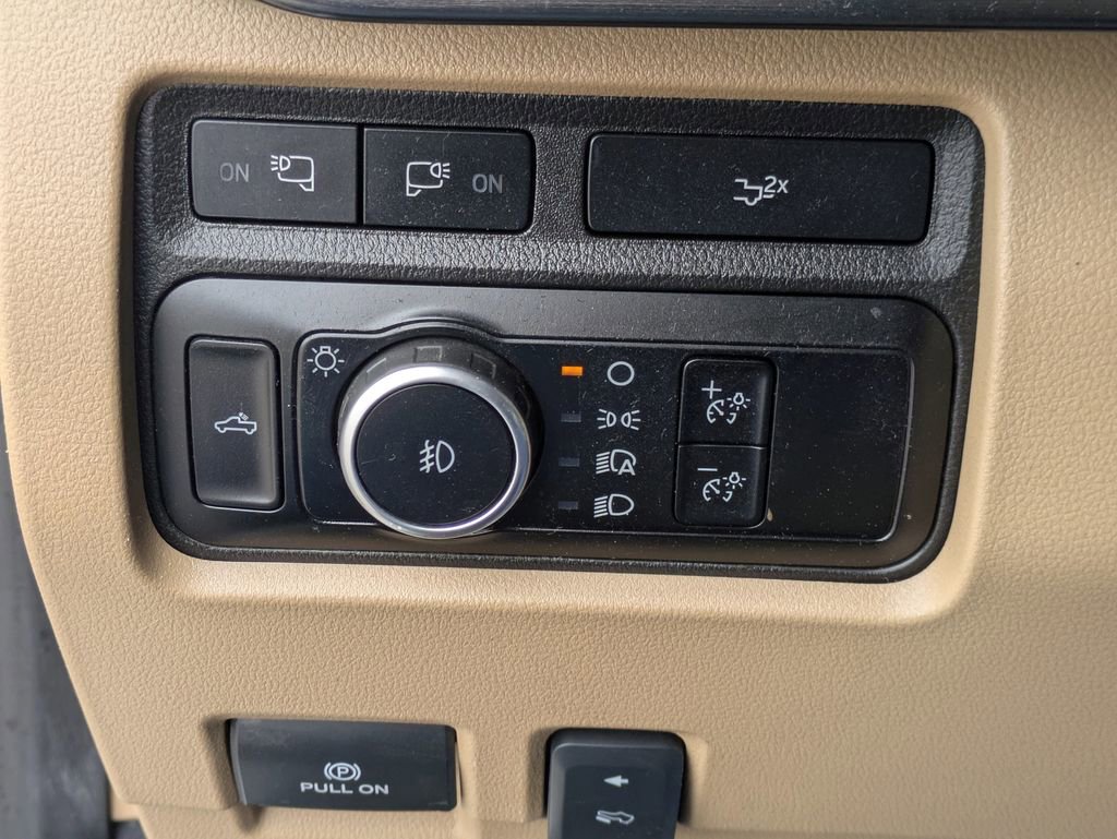 Used 2024 Ford F350 Lariat w/ FX4 Off-Road Package image 25