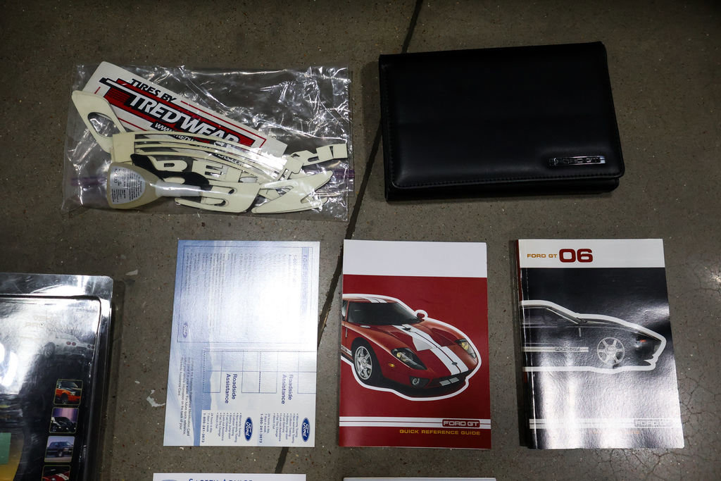 Used 2006 Ford GT RWD image 75