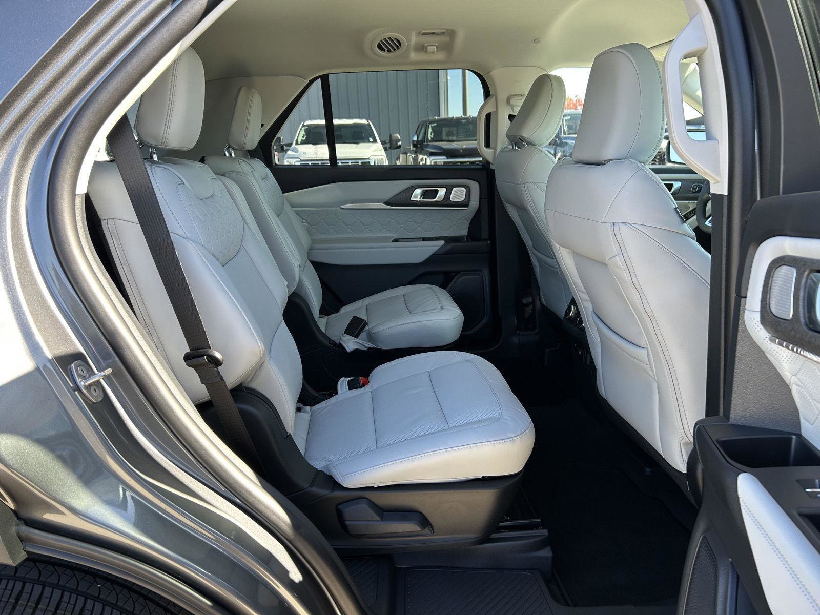 New 2026 Ford Explorer Platinum w/ LUX Leather Package image 39