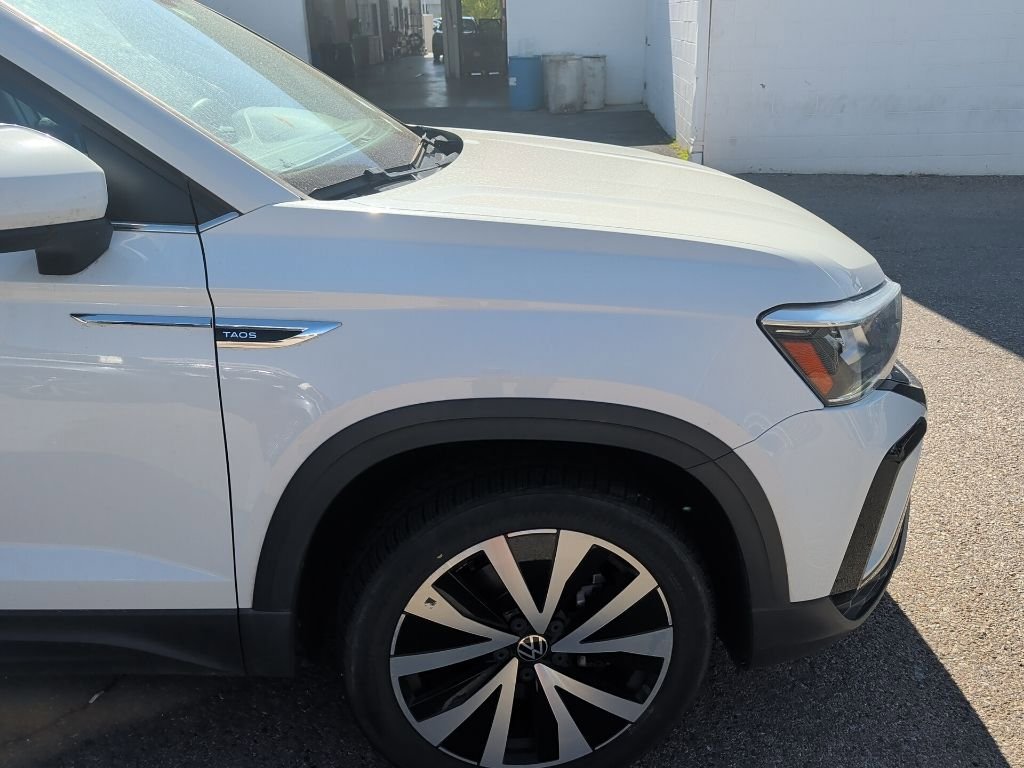 Used 2022 Volkswagen Taos SE AWD/4WD image 4
