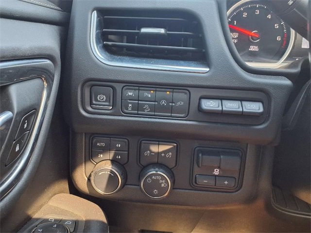 Used 2021 Chevrolet Tahoe Premier w/ Premium Package image 16