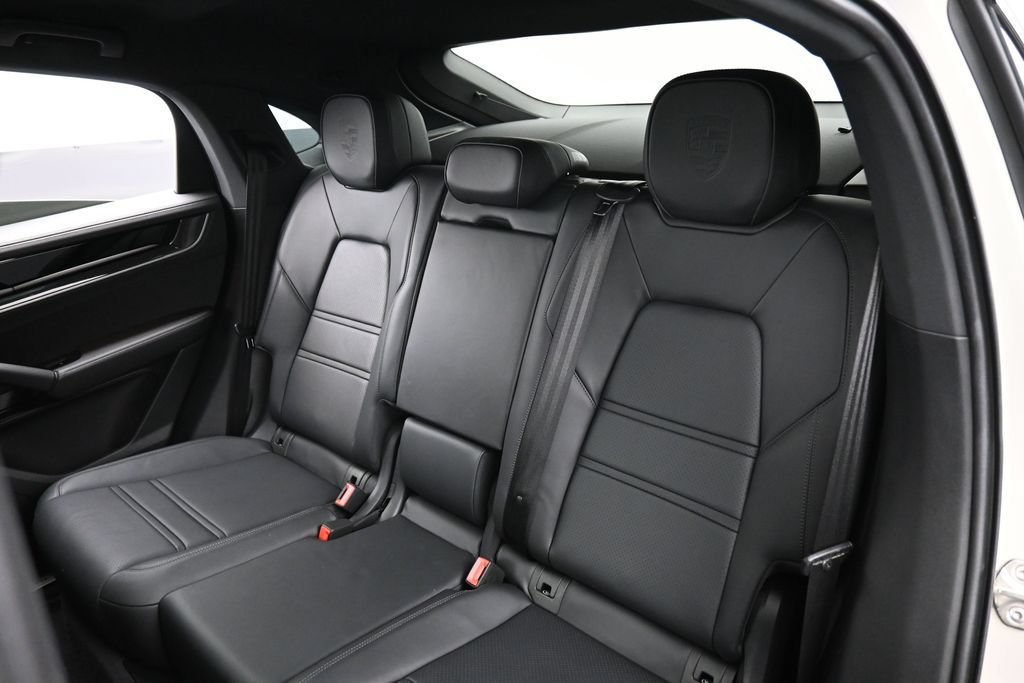 Certified 2026 Porsche Cayenne S AWD/4WD image 24