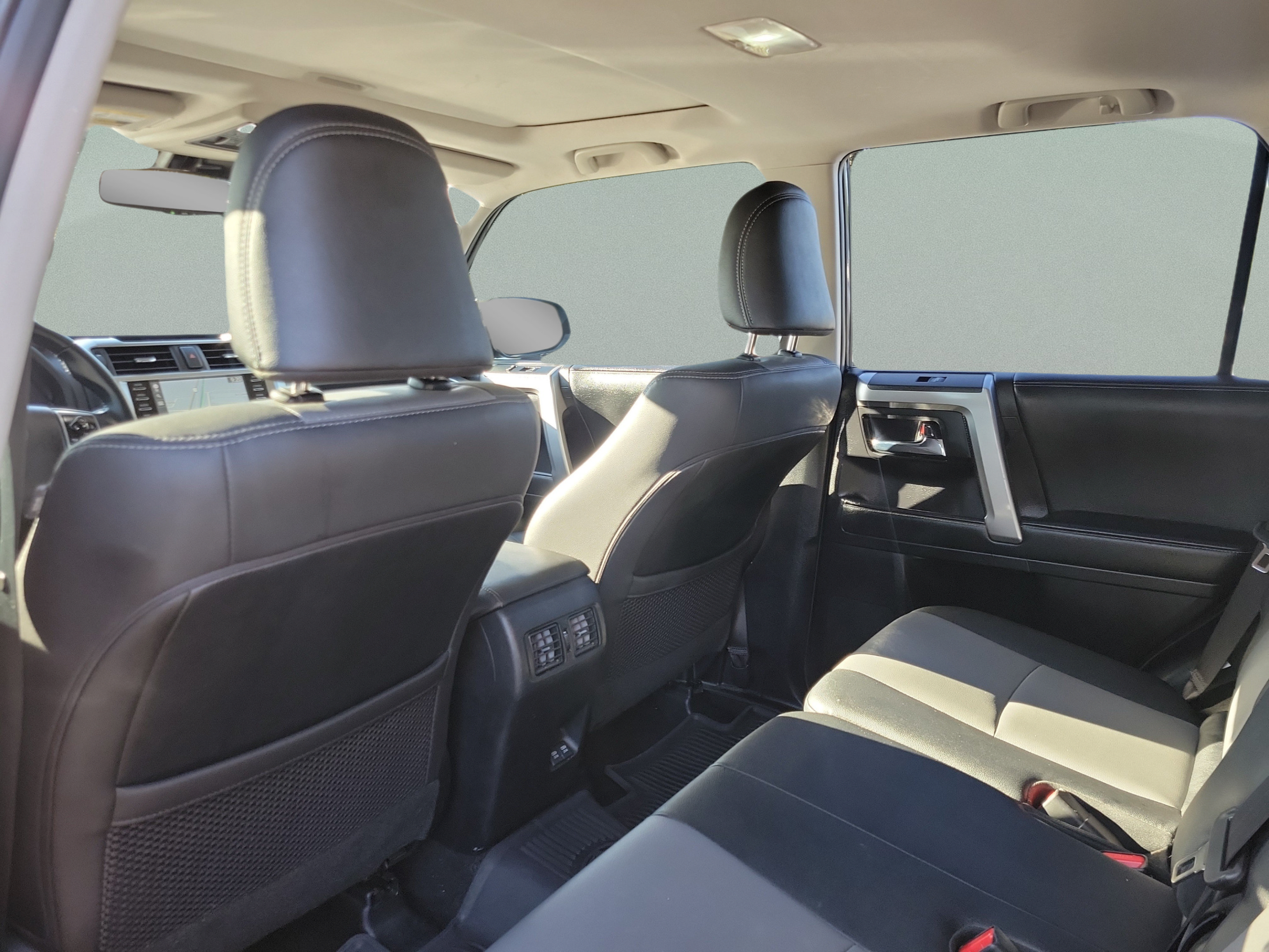 Used 2021 Toyota 4Runner SR5 Premium w/ Moonroof Package AWD/4WD image 19