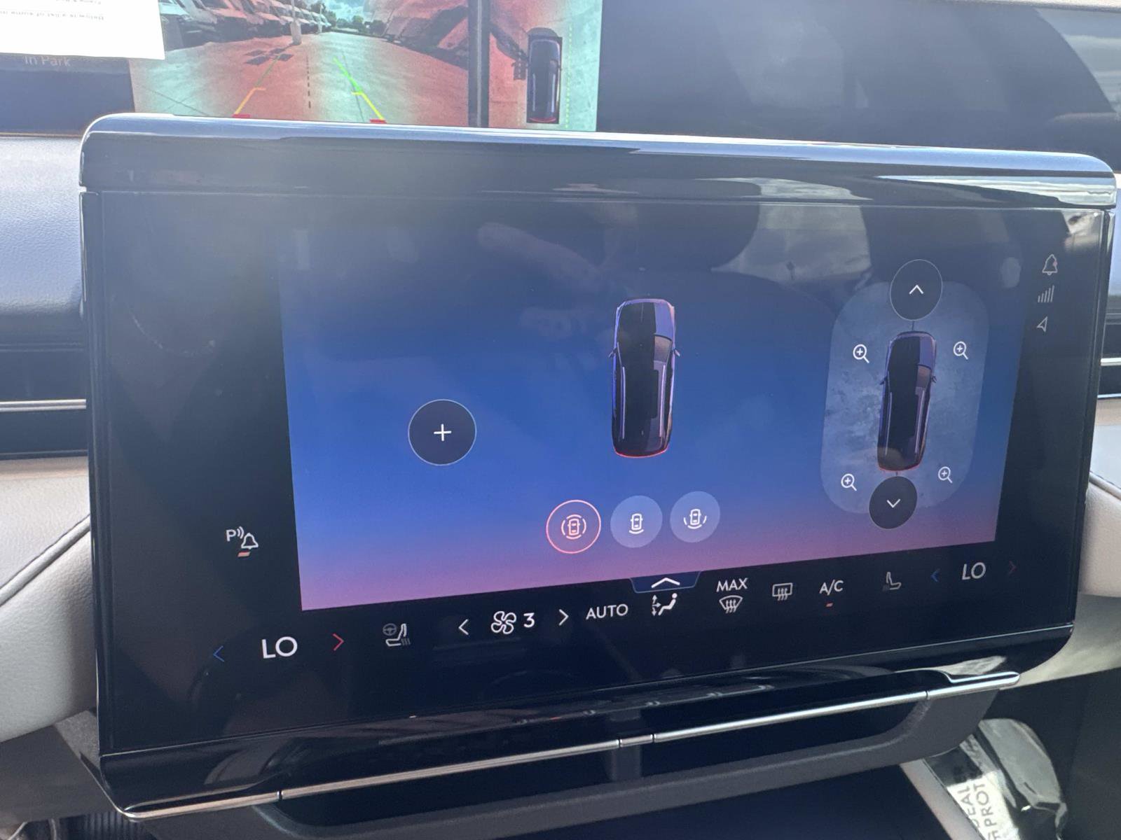 Used 2025 Lincoln Nautilus Reserve image 22