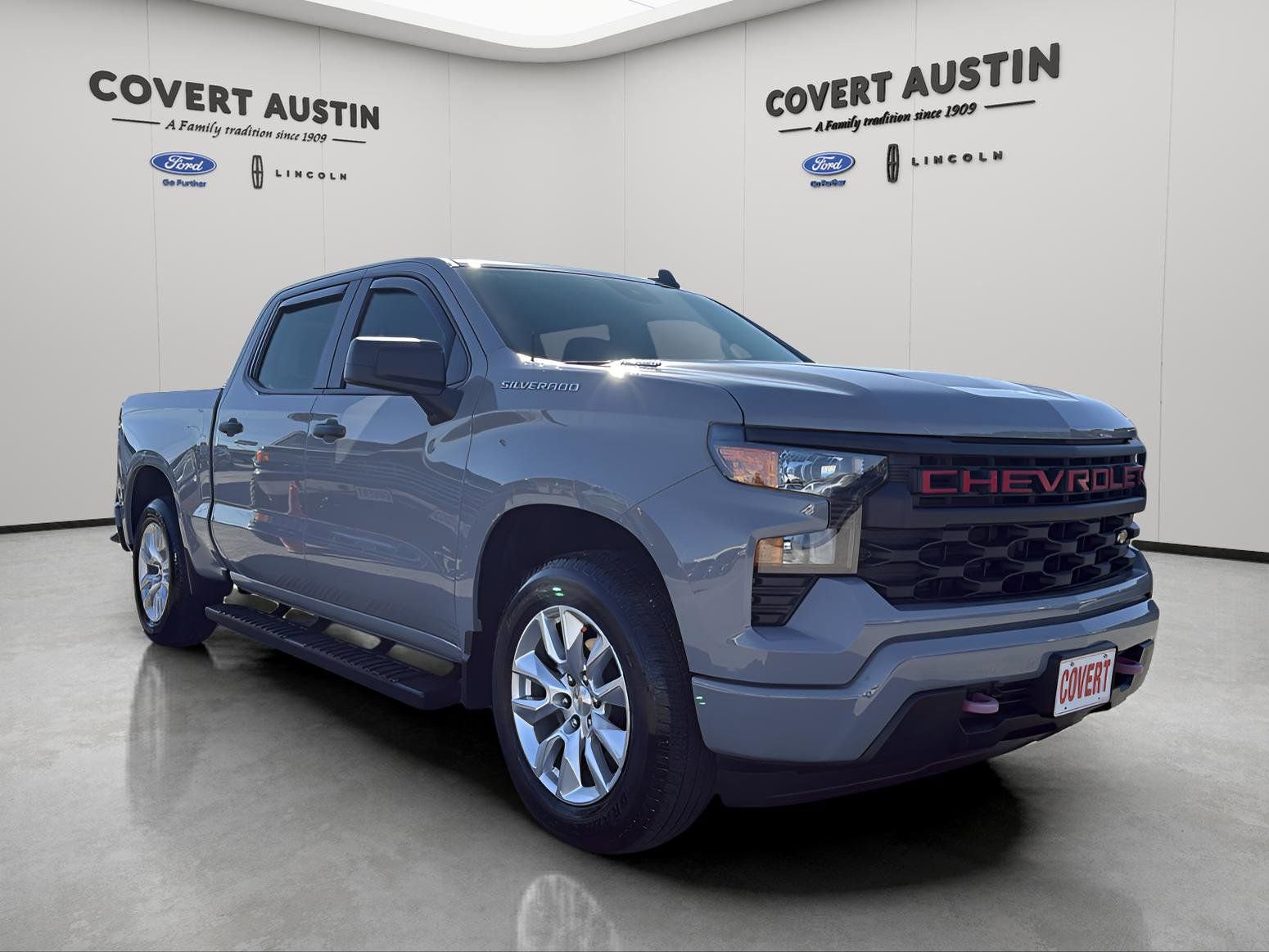 Used 2025 Chevrolet Silverado 1500 Custom image 7