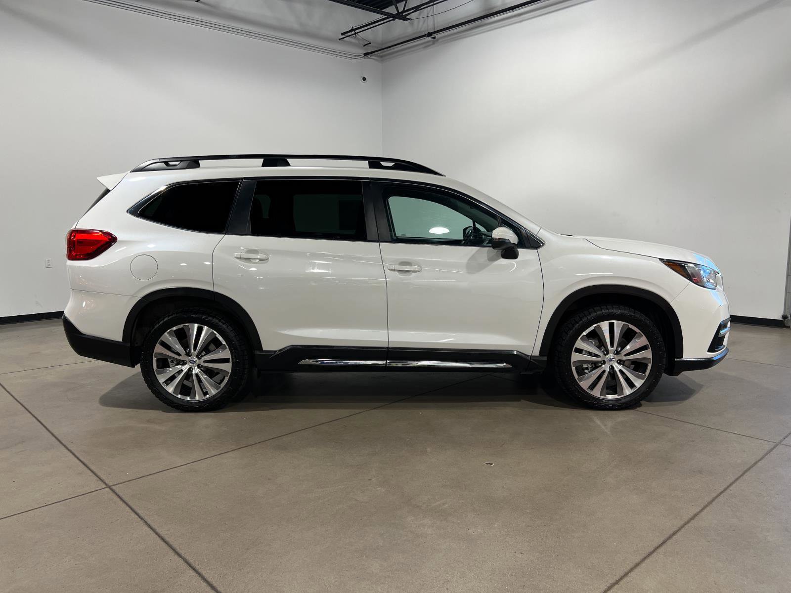 Used 2021 Subaru Ascent Limited w/ Technology Package image 2