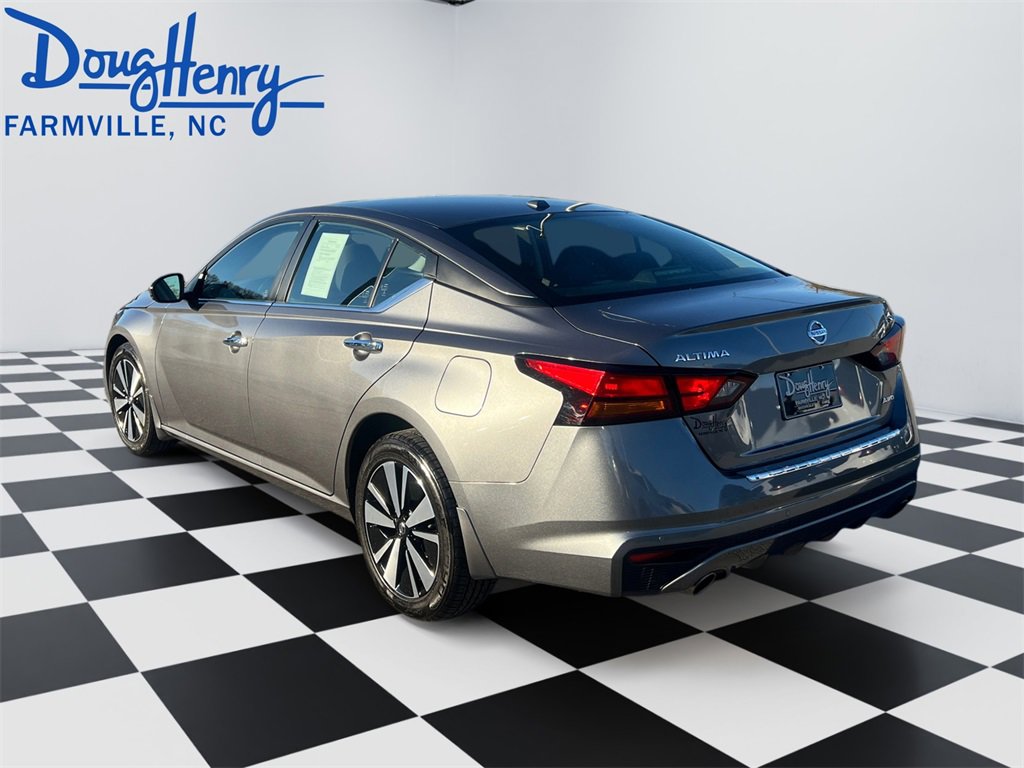 Used 2022 Nissan Altima 2.5 SV w/ SV Premium Package image 3