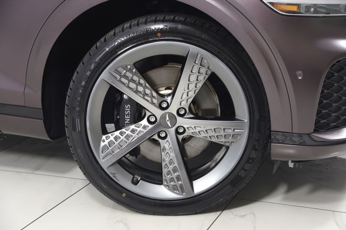 Used 2023 Genesis GV70 3.5T Sport w/ Sport Prestige Package AWD/4WD image 17