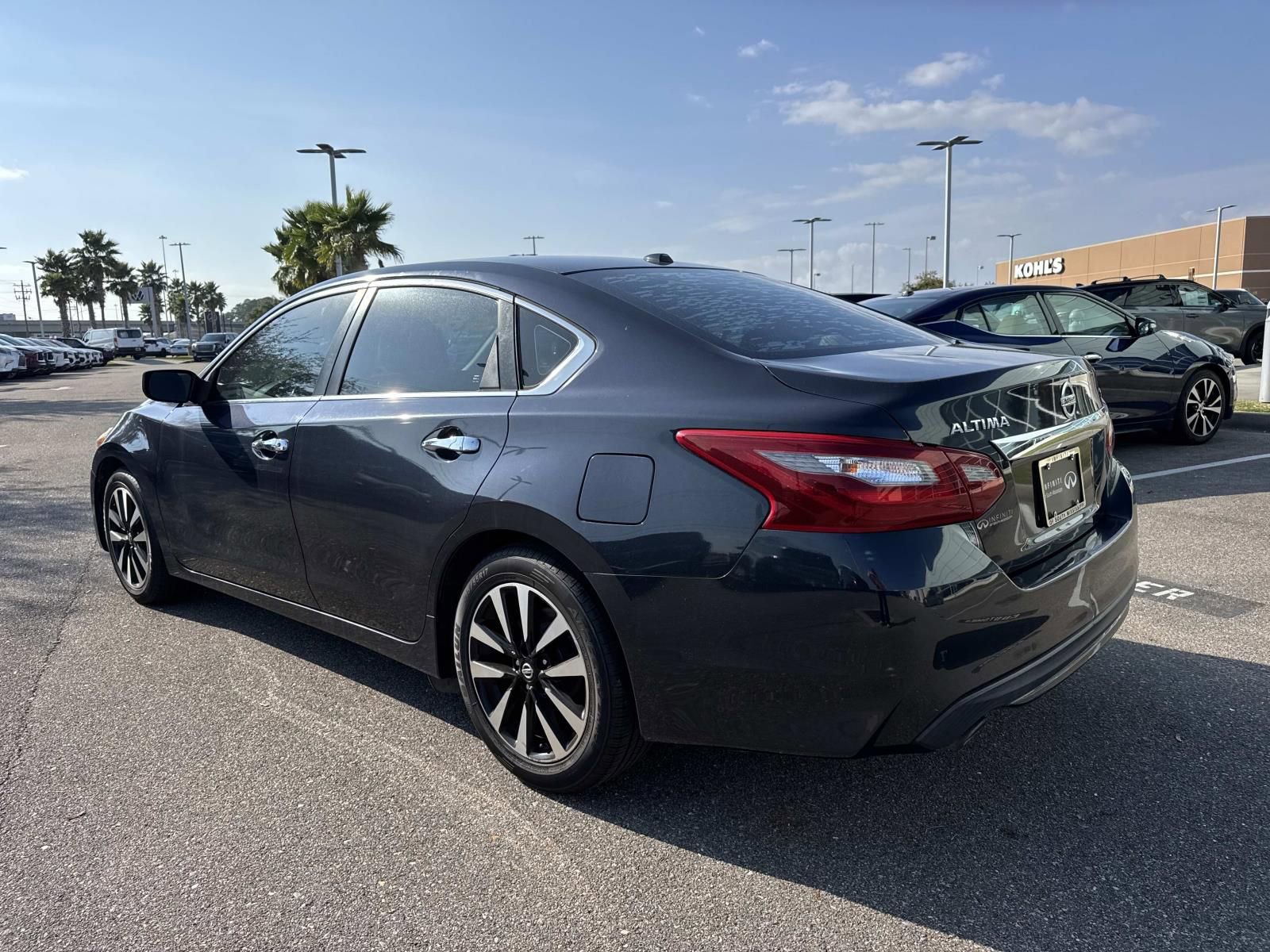 Used 2018 Nissan Altima 2.5 SV image 7