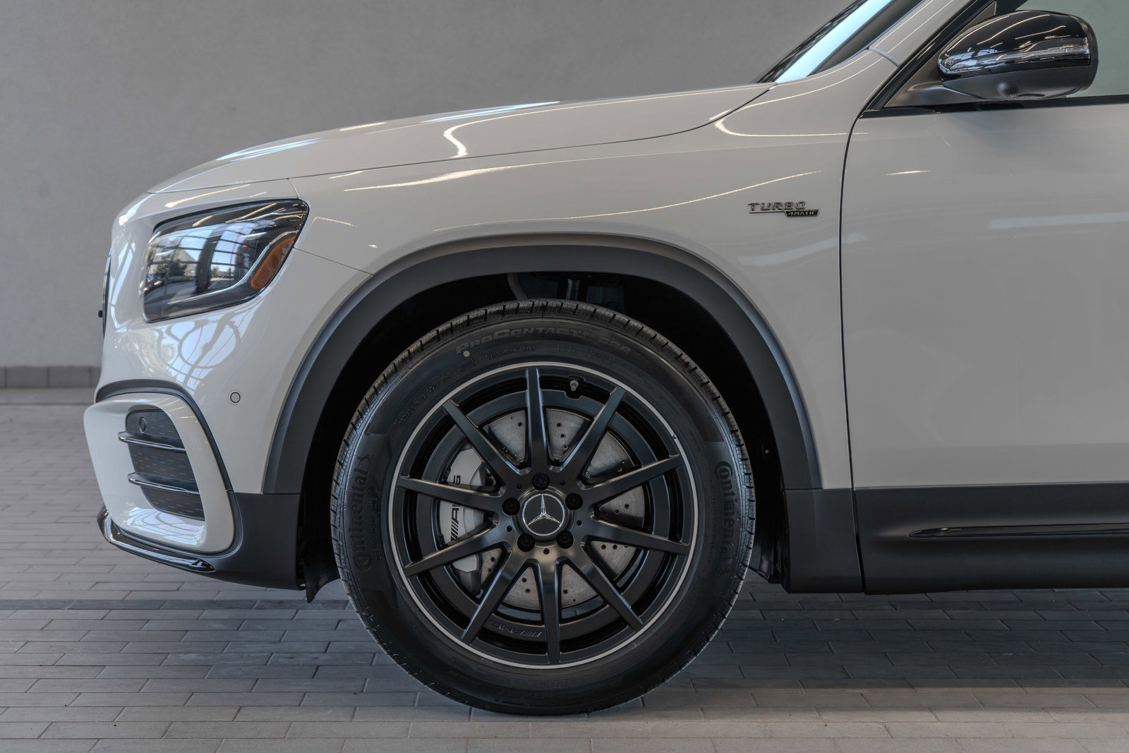 New 2026 Mercedes-Benz GLB 35 AMG 4MATIC image 4