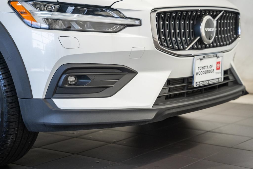 Used 2025 Volvo V60 B5 Cross Country Plus AWD/4WD image 14