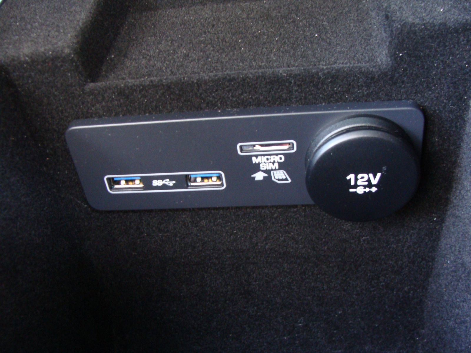 Used 2020 Jaguar F-PACE Prestige image 32