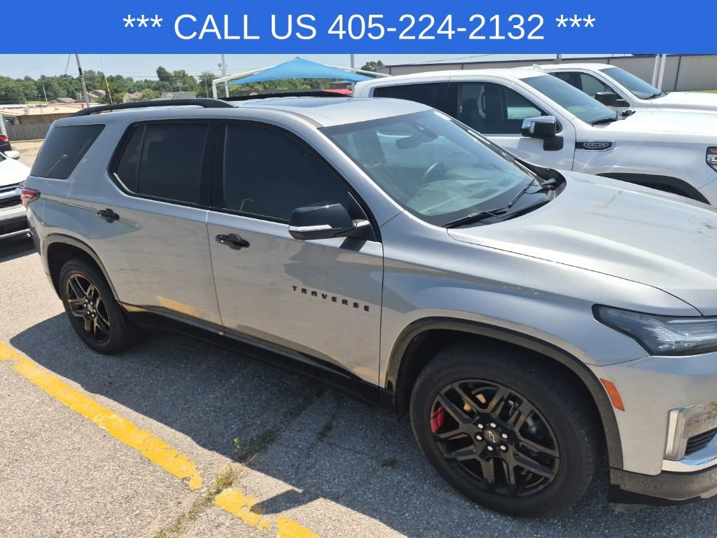 Used 2023 Chevrolet Traverse Premier w/ Redline Edition FWD image 16