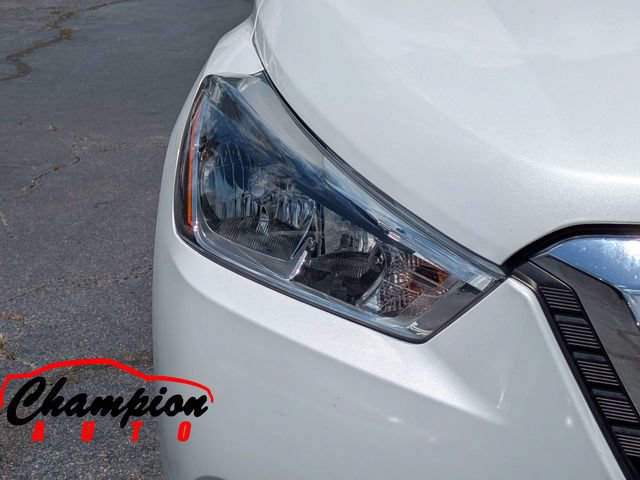 Used 2019 Nissan Kicks SV FWD image 11