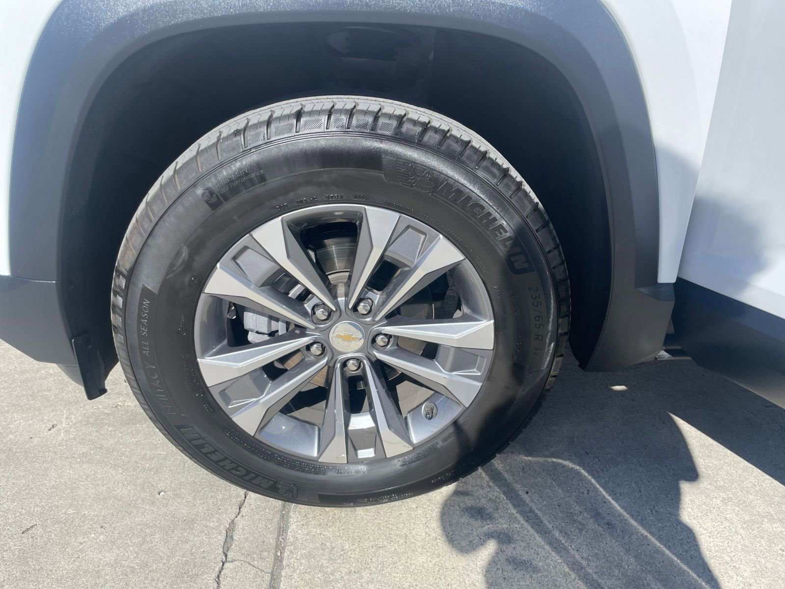 Used 2025 Chevrolet Equinox LT image 30