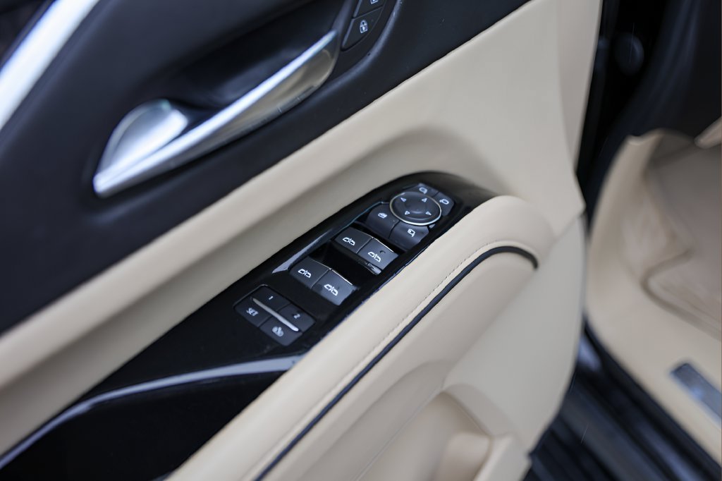 Used 2021 Cadillac Escalade Premium Luxury RWD image 7