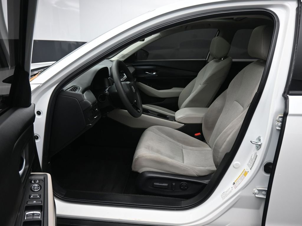 Used 2023 Honda Accord EX image 11