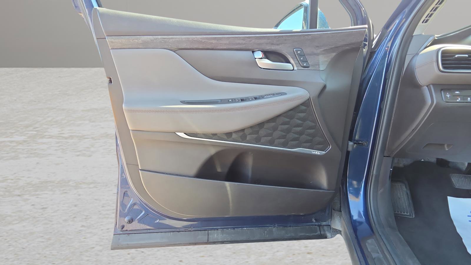 Used 2020 Hyundai Santa Fe Limited image 30