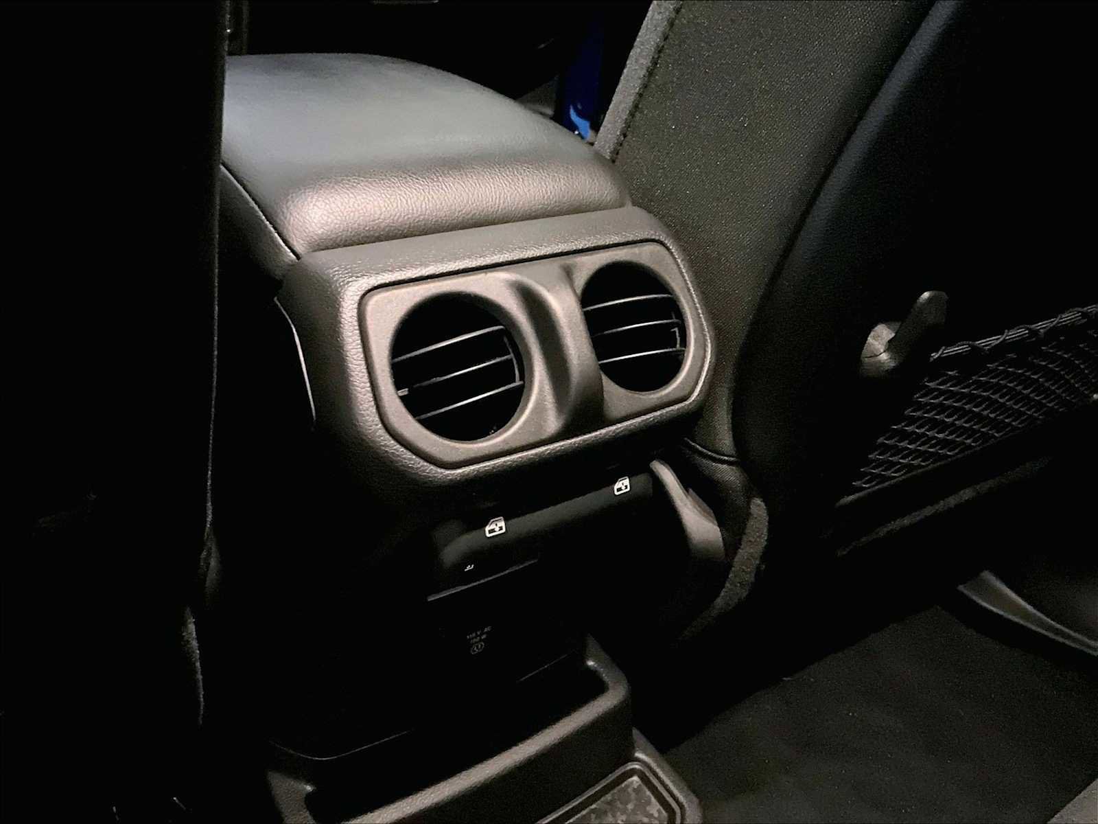 Used 2024 Jeep Wrangler Rubicon w/ Technology Group image 28