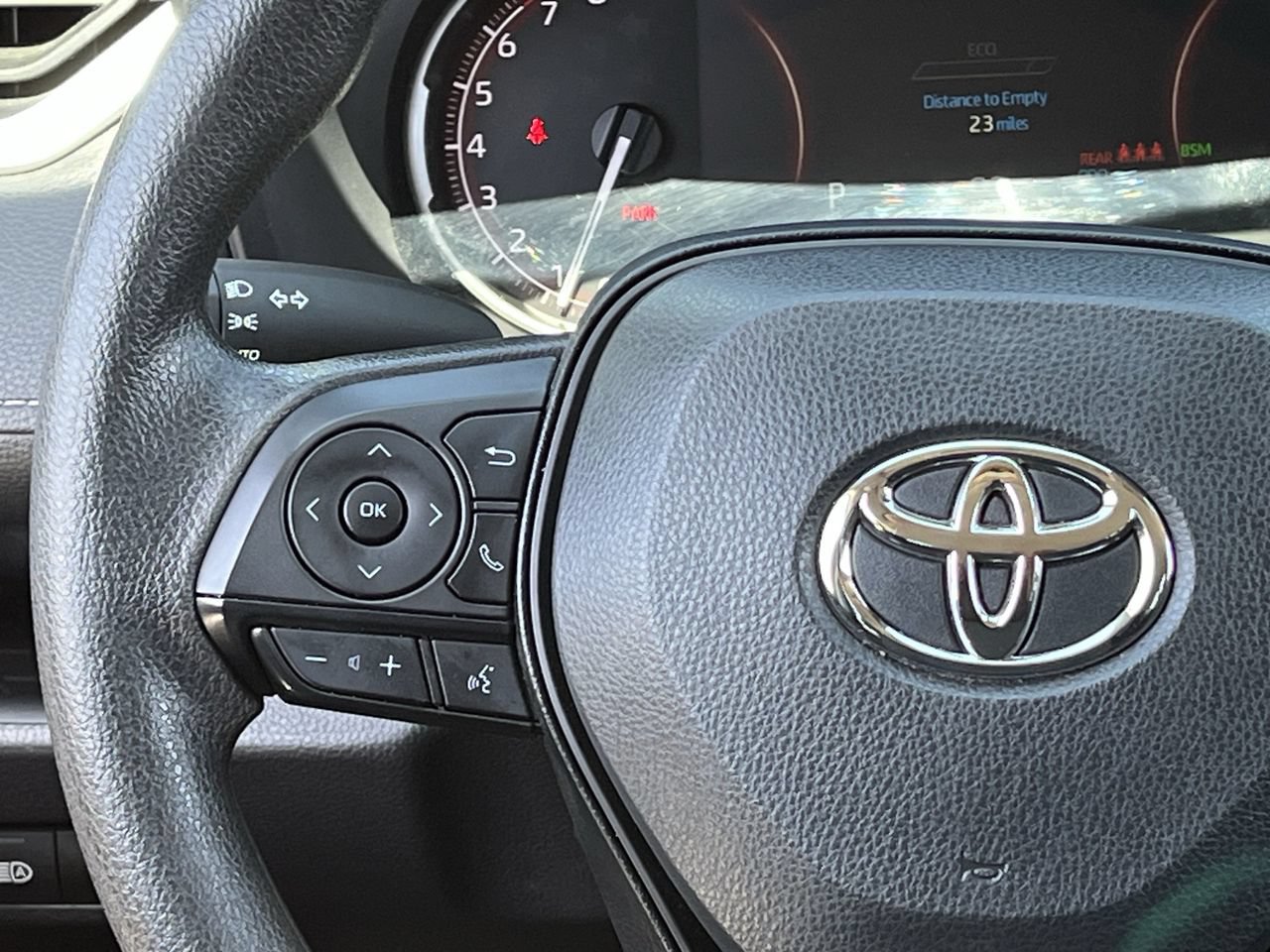 Used 2025 Toyota RAV4 XLE AWD/4WD image 12