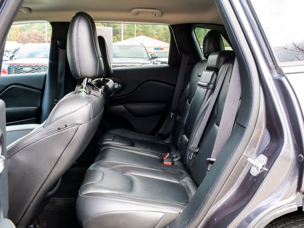 Used 2016 Jeep Cherokee Limited image 17