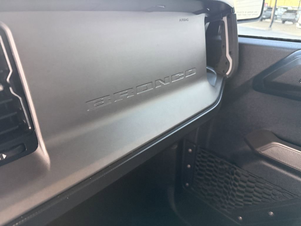 Used 2023 Ford Bronco Outer Banks image 32