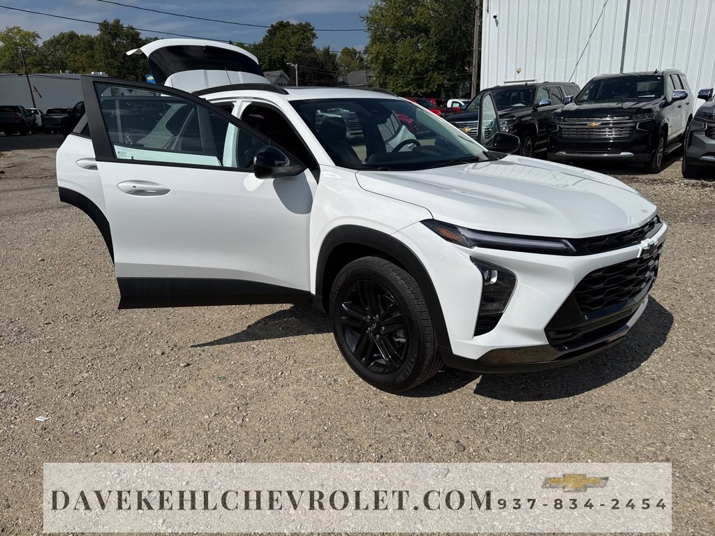 Used 2025 Chevrolet Trax ACTIV w/ Sunroof Package image 33