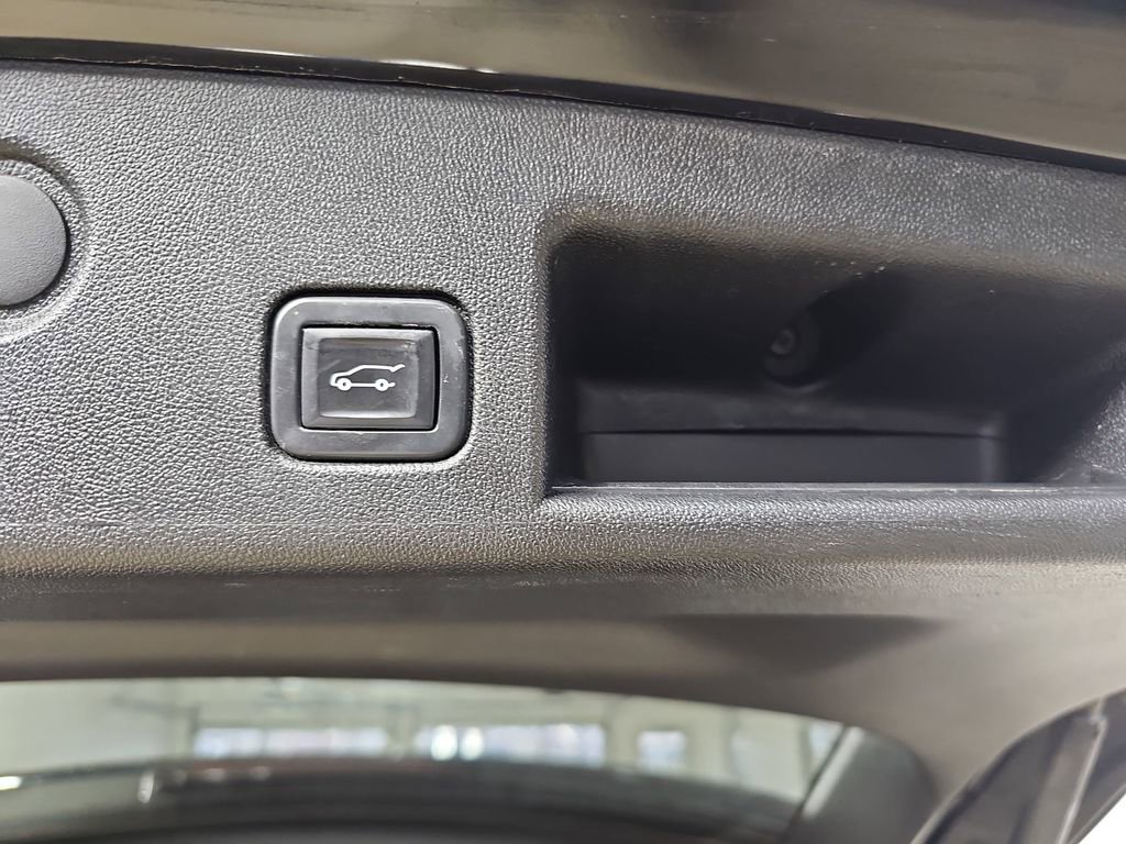 Used 2020 Chevrolet Equinox LT image 17