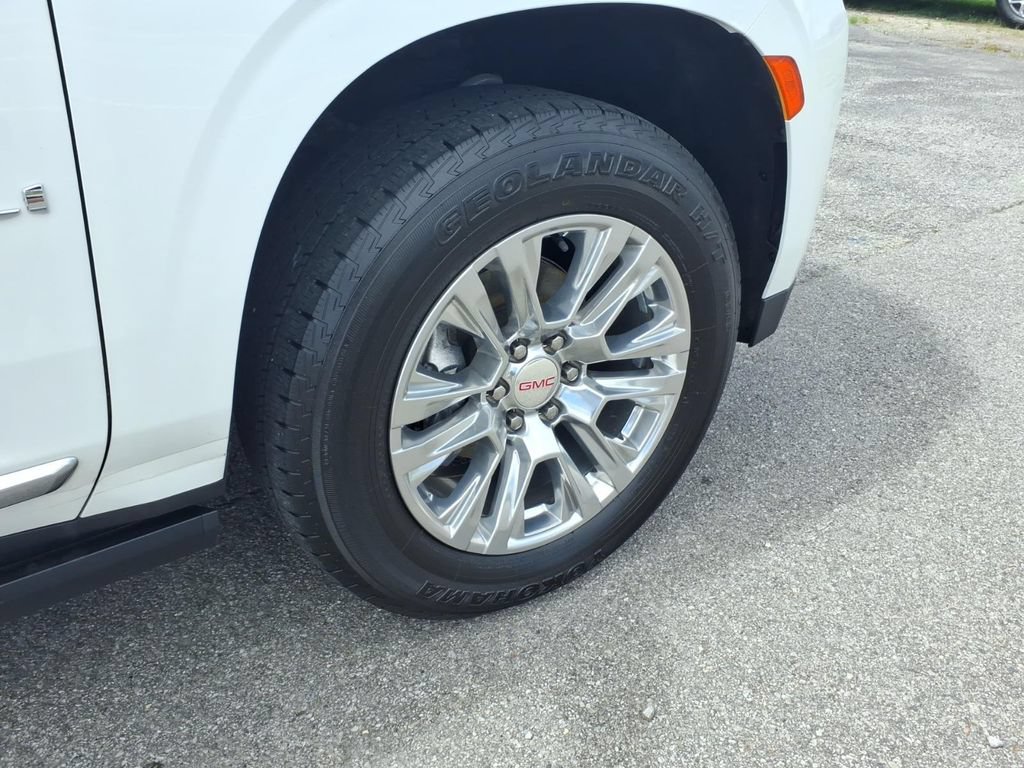 Used 2022 GMC Yukon XL Denali RWD image 9