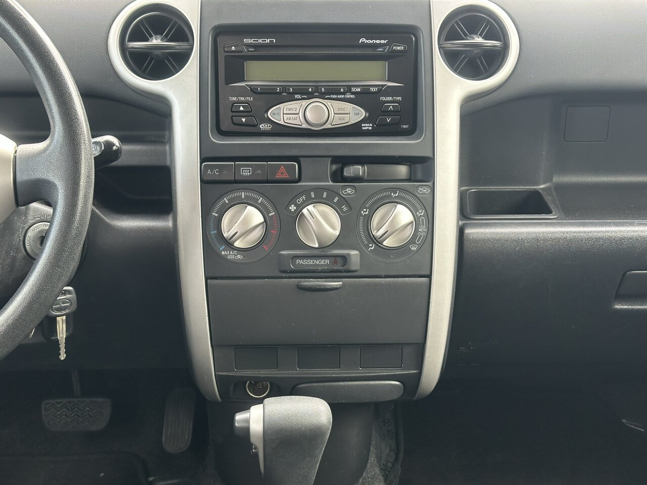 Used 2006 Scion xB FWD image 36