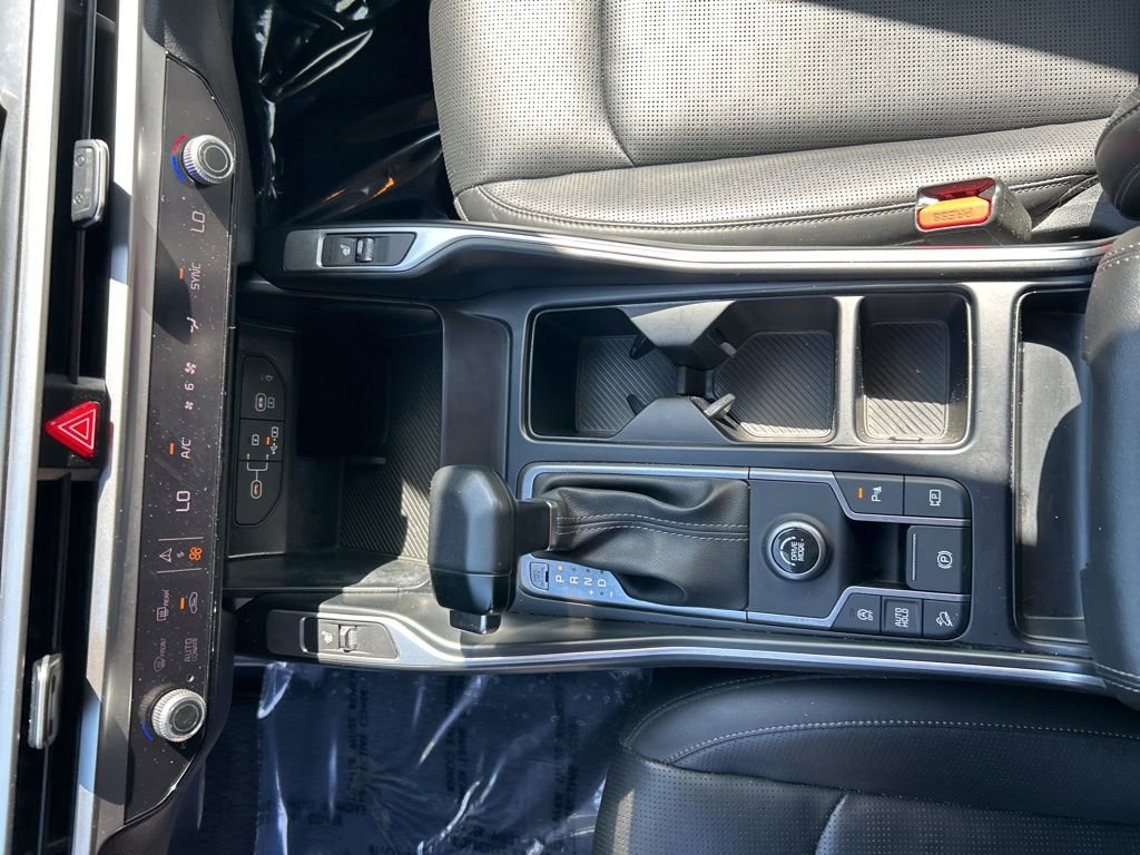 Used 2024 Kia Sorento S image 16