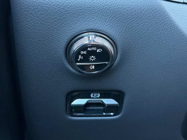 Certified 2025 Mercedes-Benz GLC 350e 4MATIC image 34