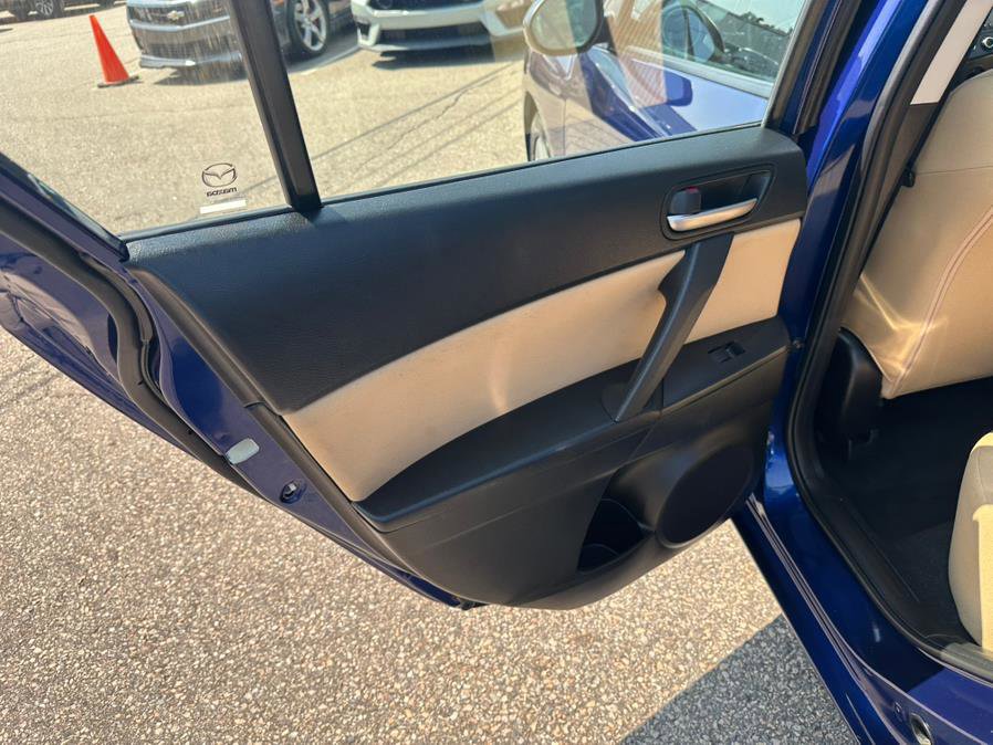 Used 2012 MAZDA MAZDA3 i Touring image 16