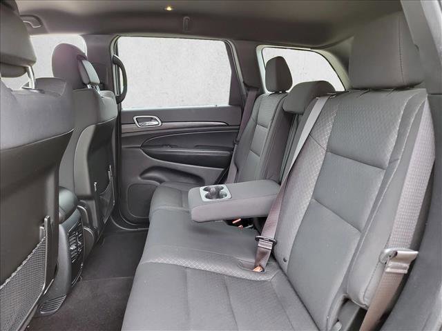 Used 2019 Jeep Grand Cherokee Laredo RWD image 14