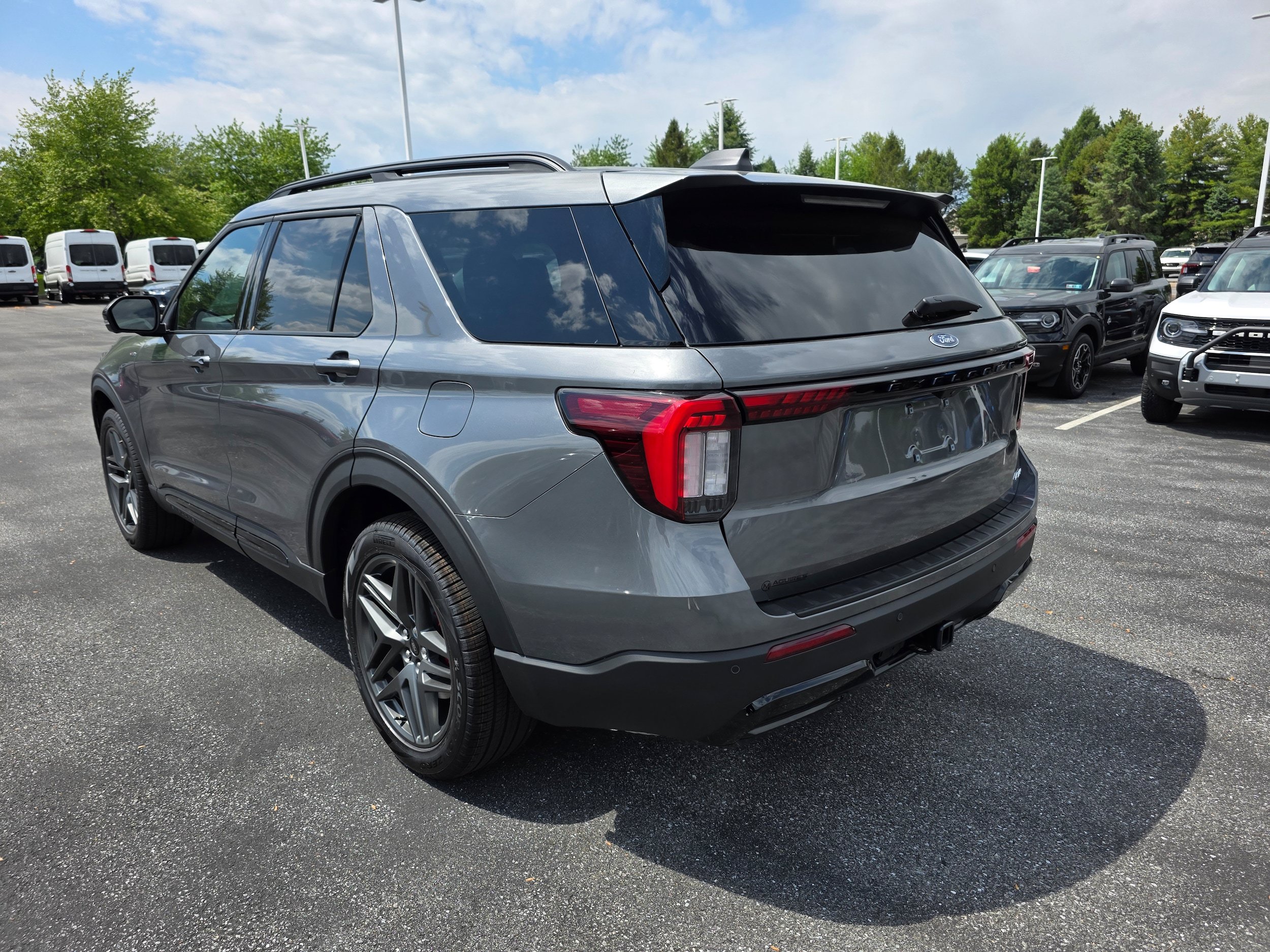 New 2026 Ford Explorer ST-Line AWD/4WD image 3