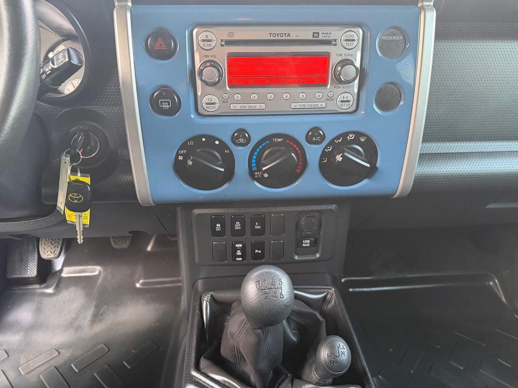 Used 2012 Toyota FJ Cruiser 4WD w/ Upgrade Pkg image 23