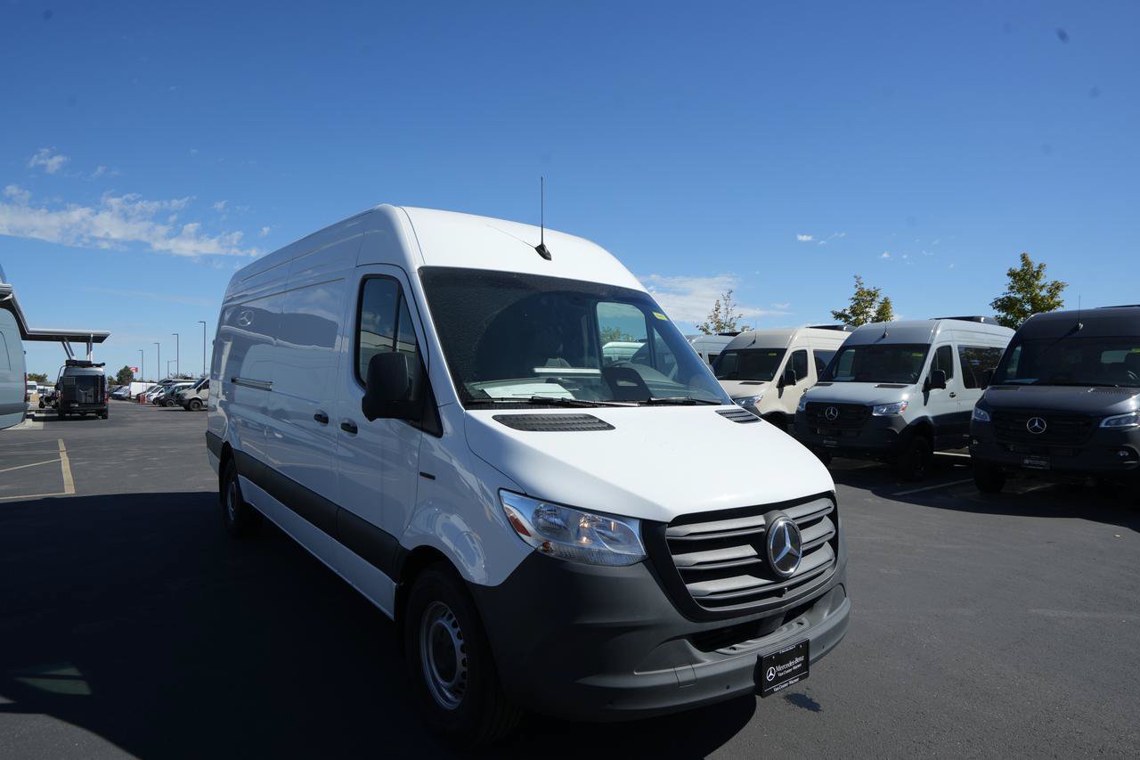 New 2025 Mercedes-Benz eSprinter 170 Cargo image 3