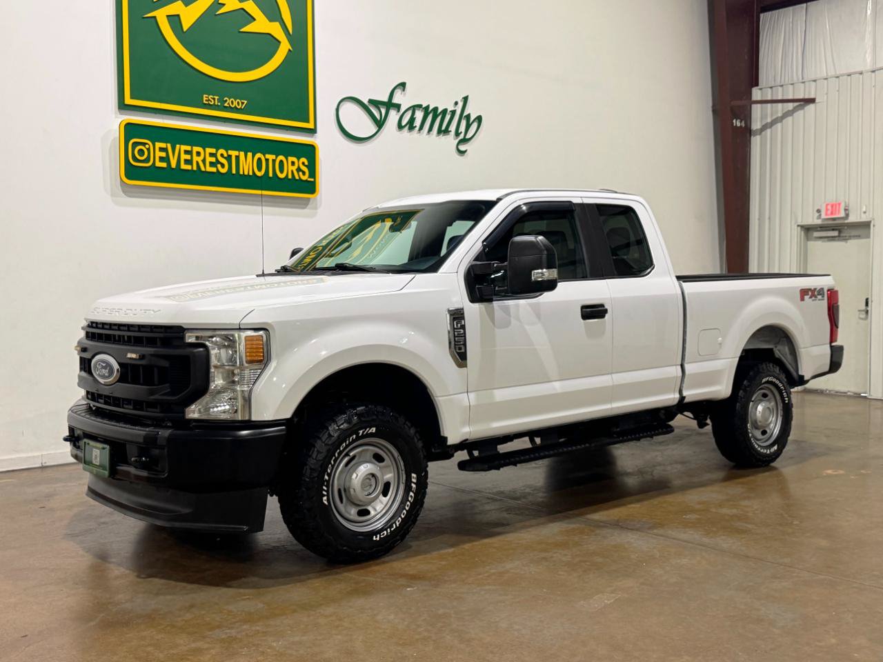 Used 2020 Ford F250 XL w/ Power Equipment Group AWD/4WD image 3
