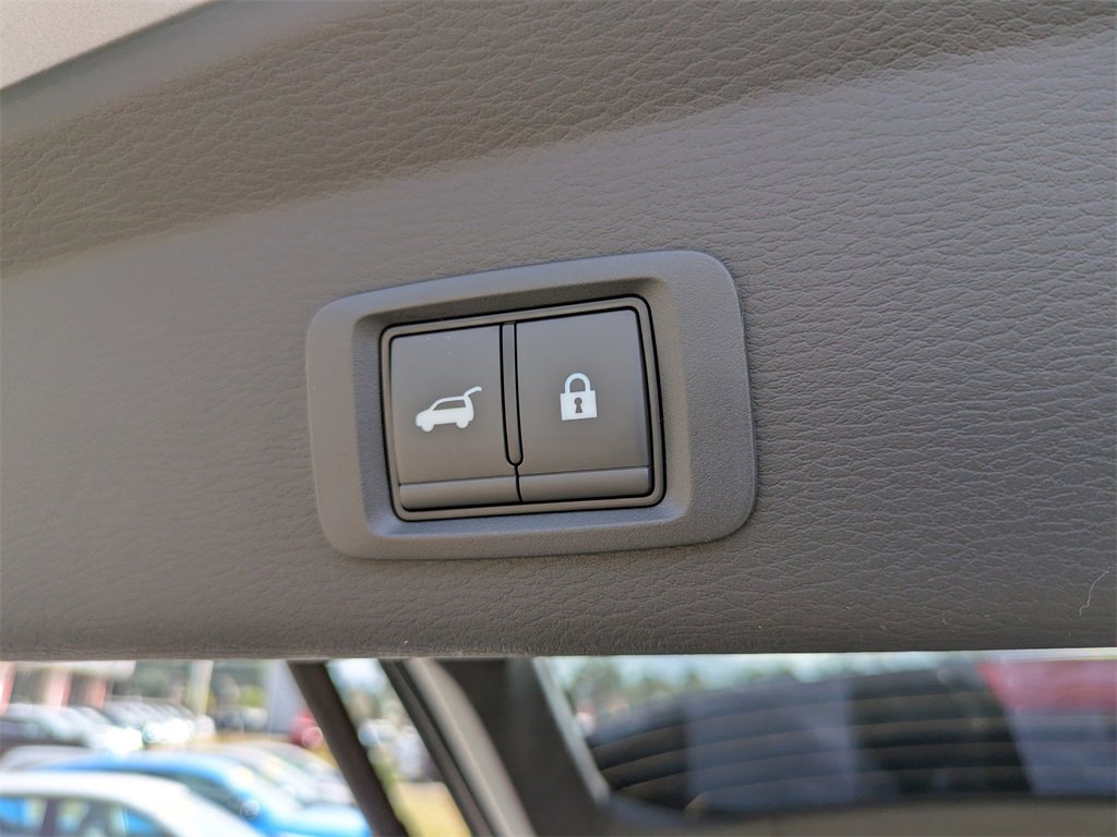 New 2025 Mitsubishi Outlander SE image 14