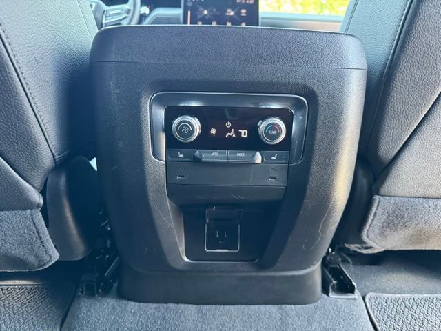Used 2025 GMC Yukon Denali AWD/4WD image 18