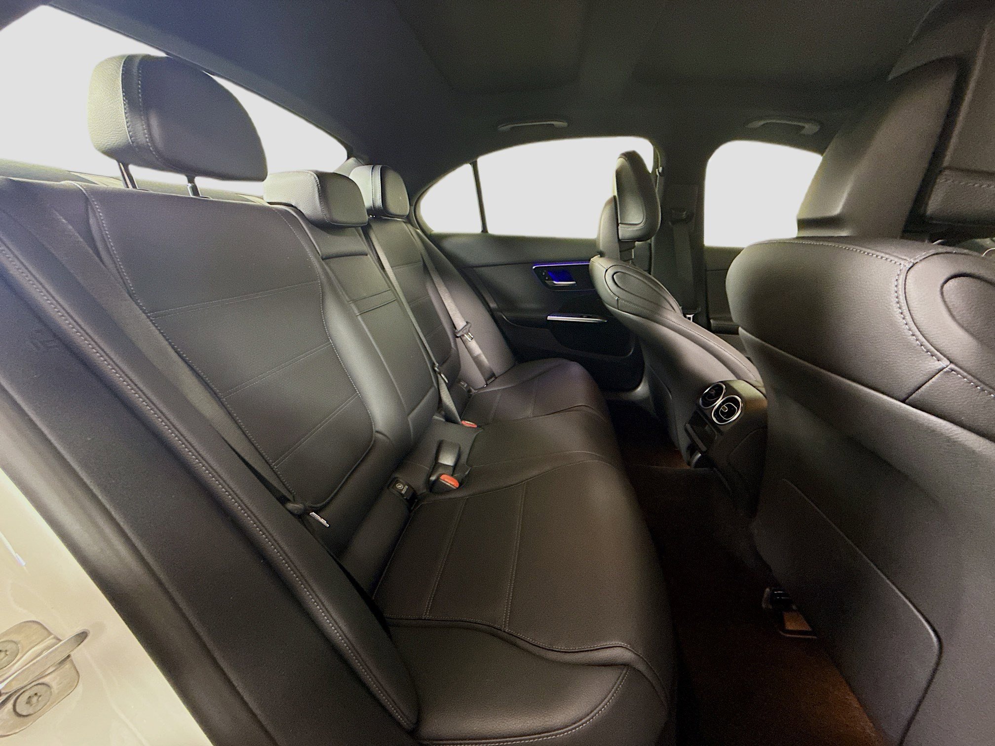 Used 2025 Mercedes-Benz C 300 4MATIC Sedan image 27