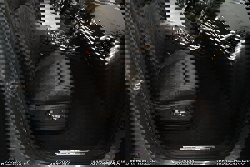 Used 2023 BMW X7 M60i w/ Climate Comfort Package image 20