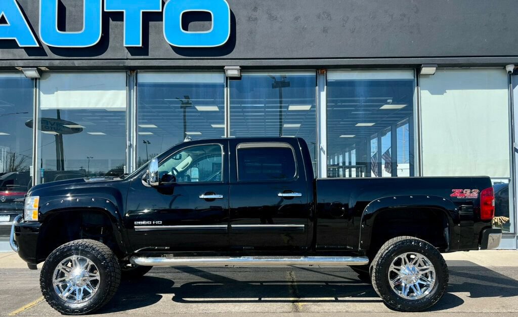 Used 2014 Chevrolet Silverado 2500 LT w/ Z71 Appearance Package AWD/4WD image 2