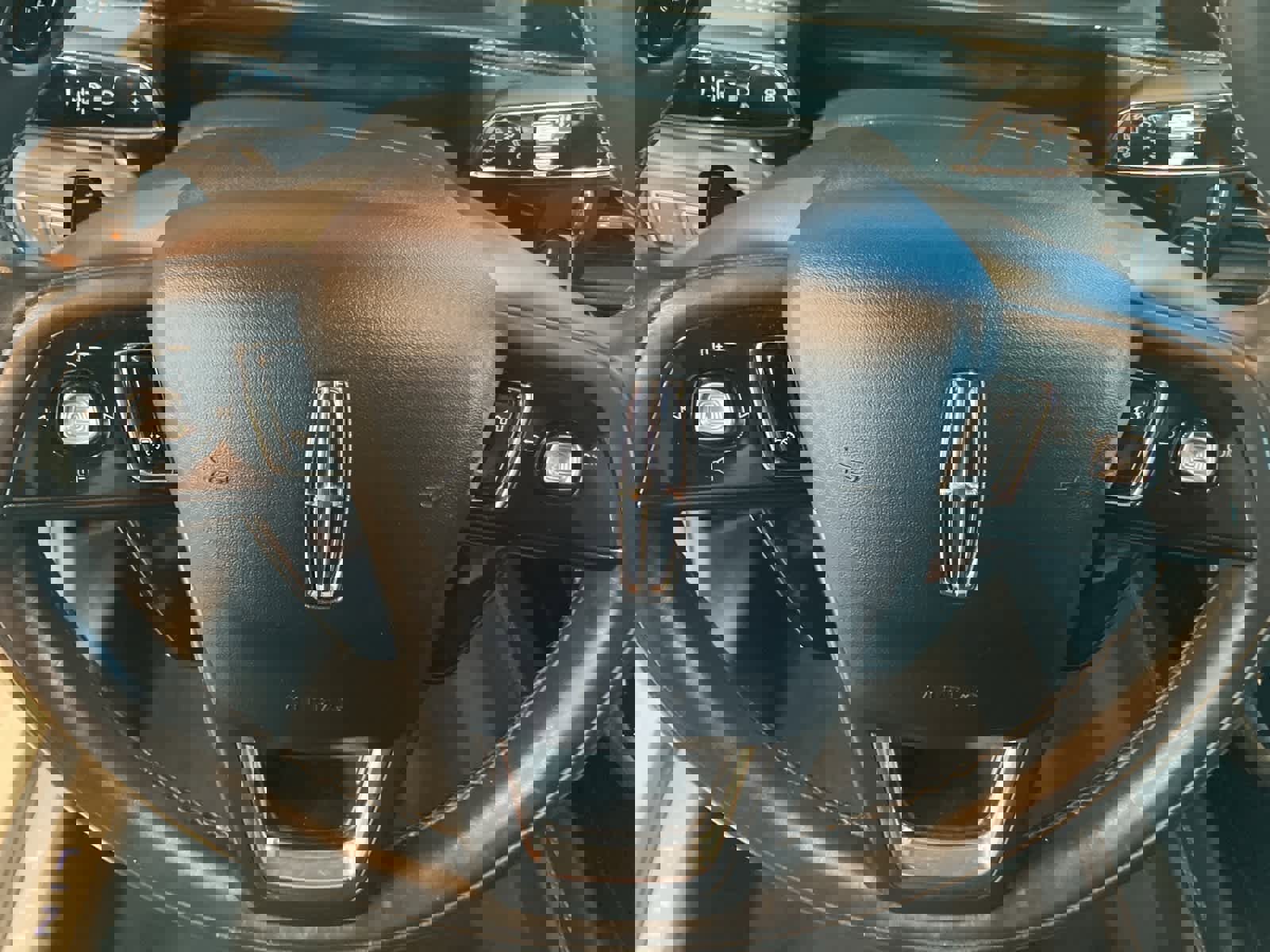 Used 2022 Lincoln Corsair Reserve w/ Equipment Group 201A image 16