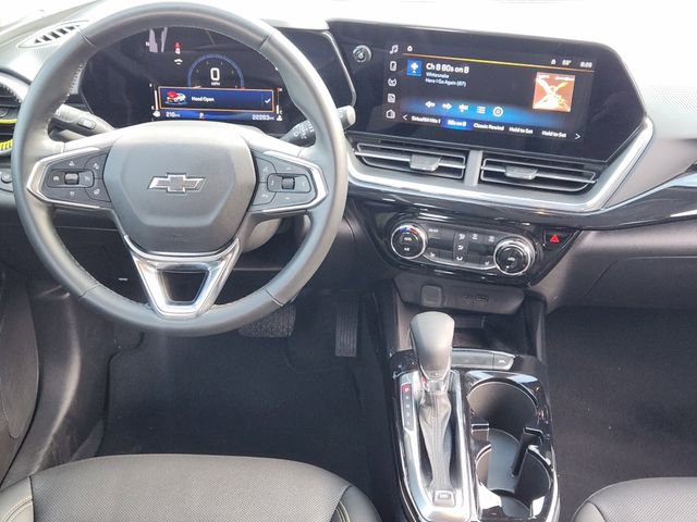 Used 2025 Chevrolet Trax ACTIV w/ Sunroof Package FWD image 28
