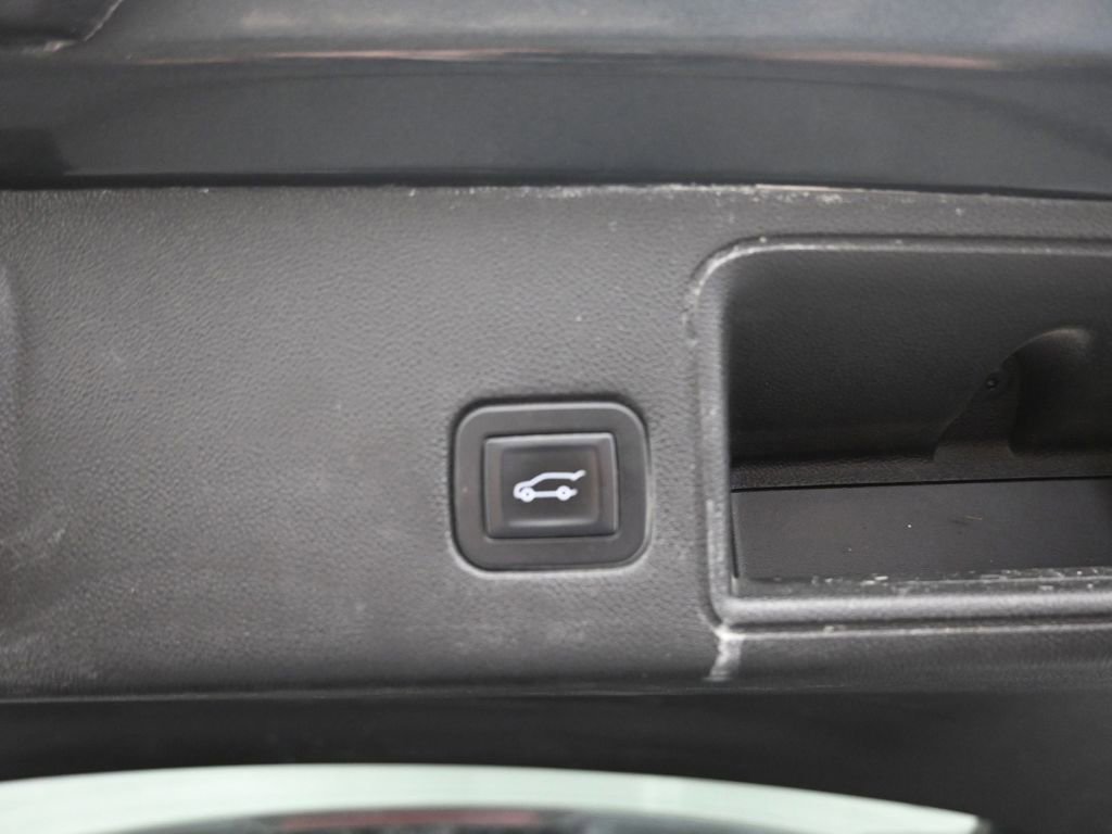 Used 2018 GMC Terrain SLT w/ Preferred Package image 10