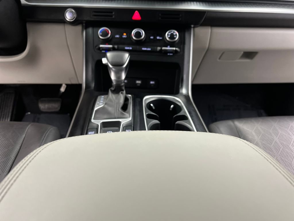 Used 2024 Kia Carnival LX image 46