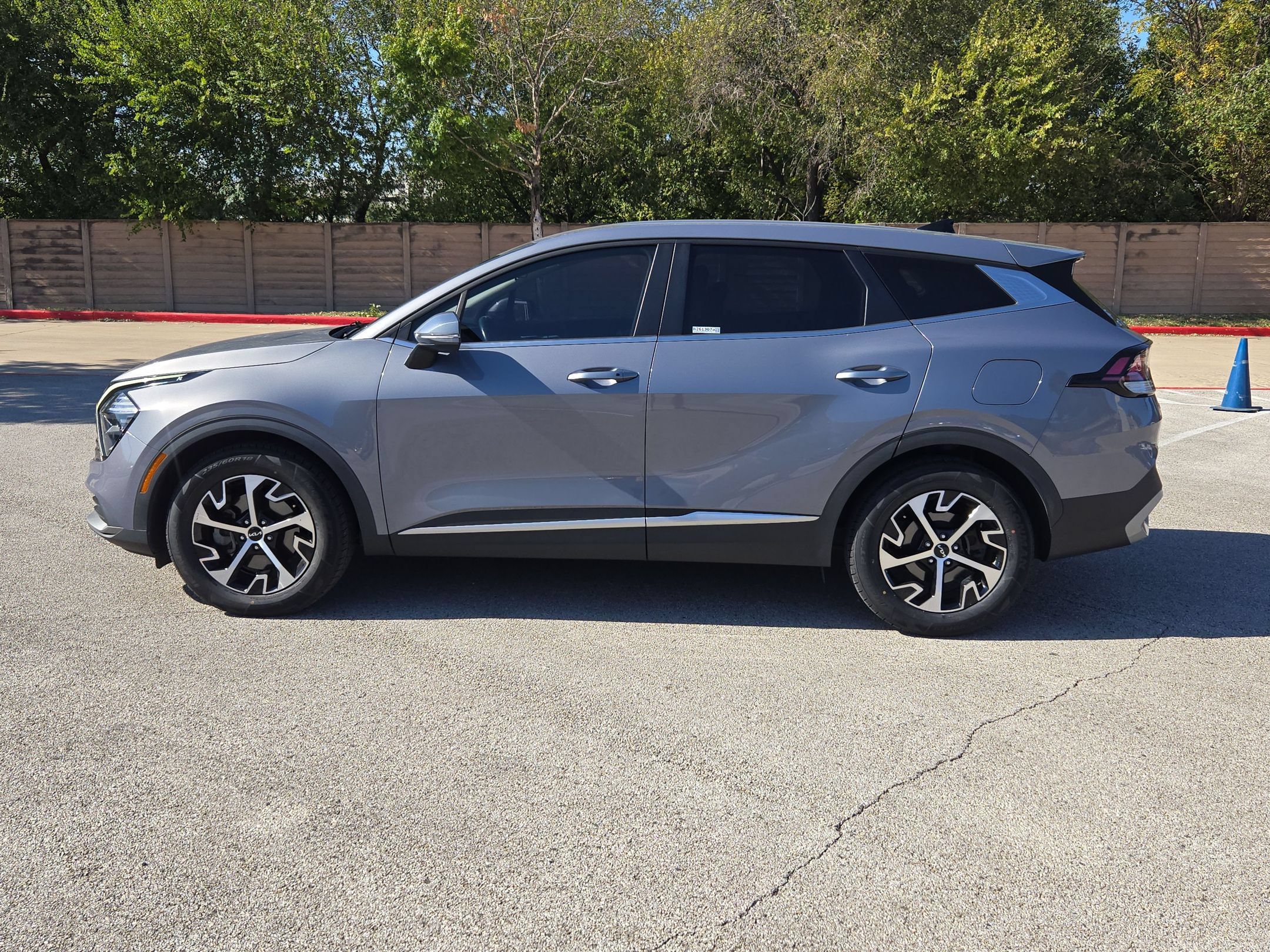 Used 2023 Kia Sportage EX FWD image 6