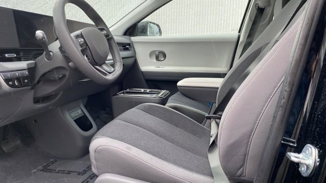 Used 2025 Hyundai Ioniq 5 SE image 11