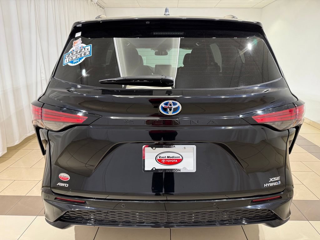 Certified 2023 Toyota Sienna XSE w/ XSE Plus Package AWD/4WD image 4